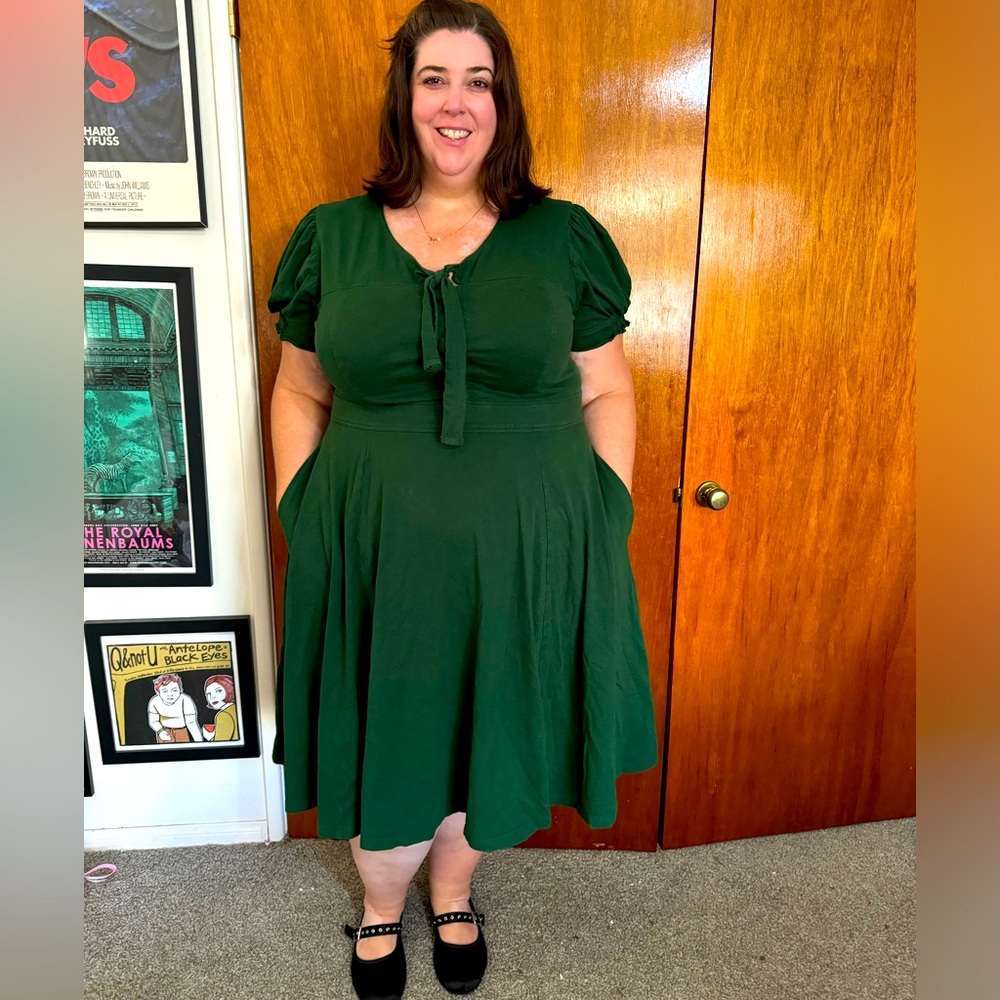 Eshakti 3X, 3, 26W green jersey vintage style midi dress.